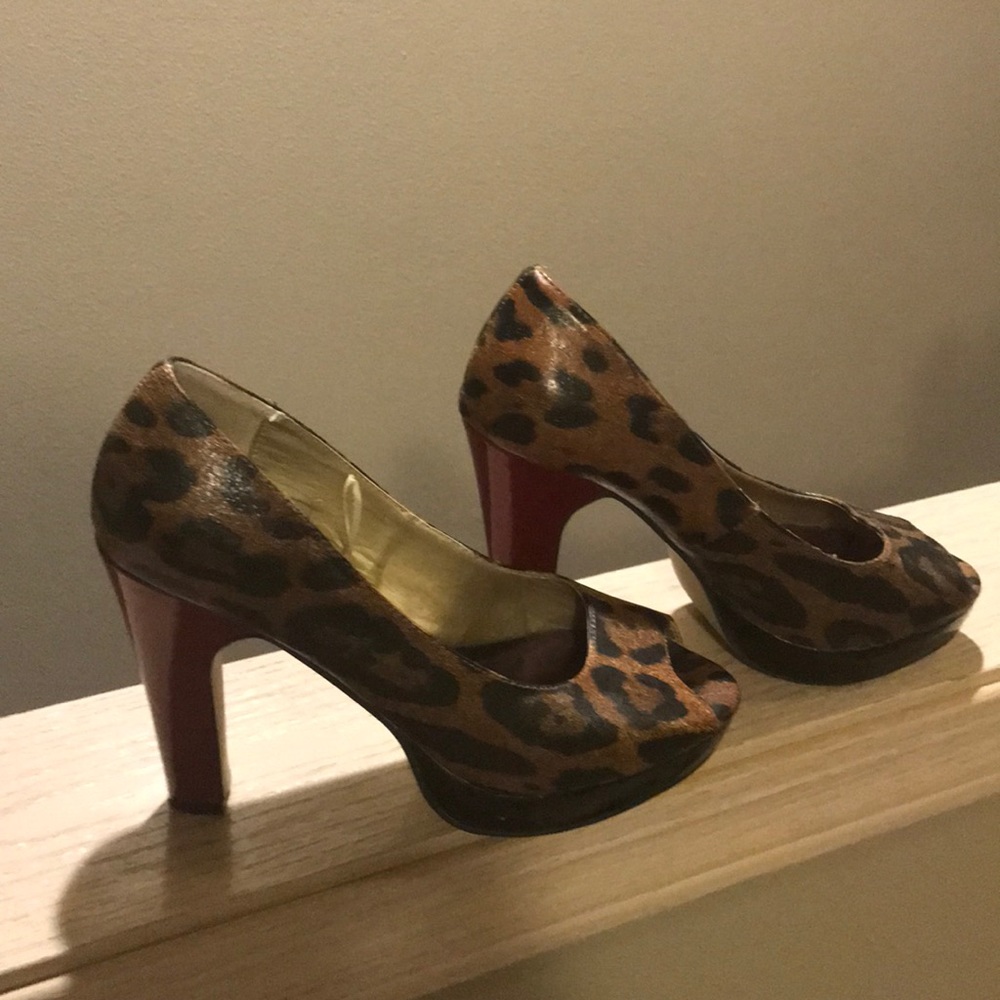 Madden girl animal print open toe pump size 7.